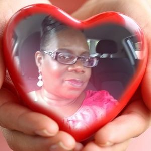 Meet your Posher, Latrena